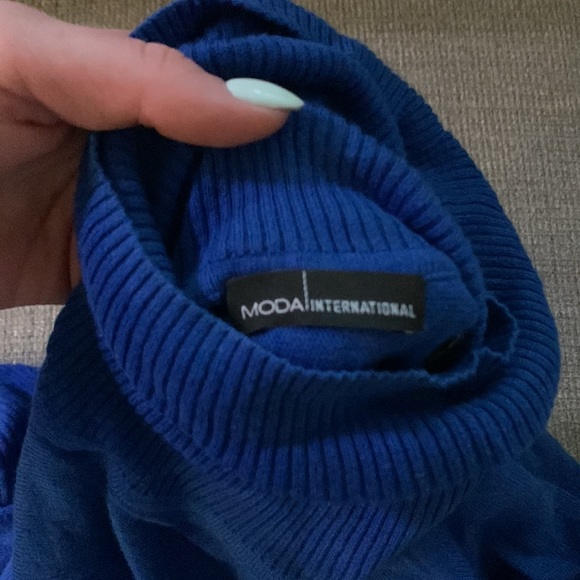 Deep blue poncho - XS - Picture 2 of 4